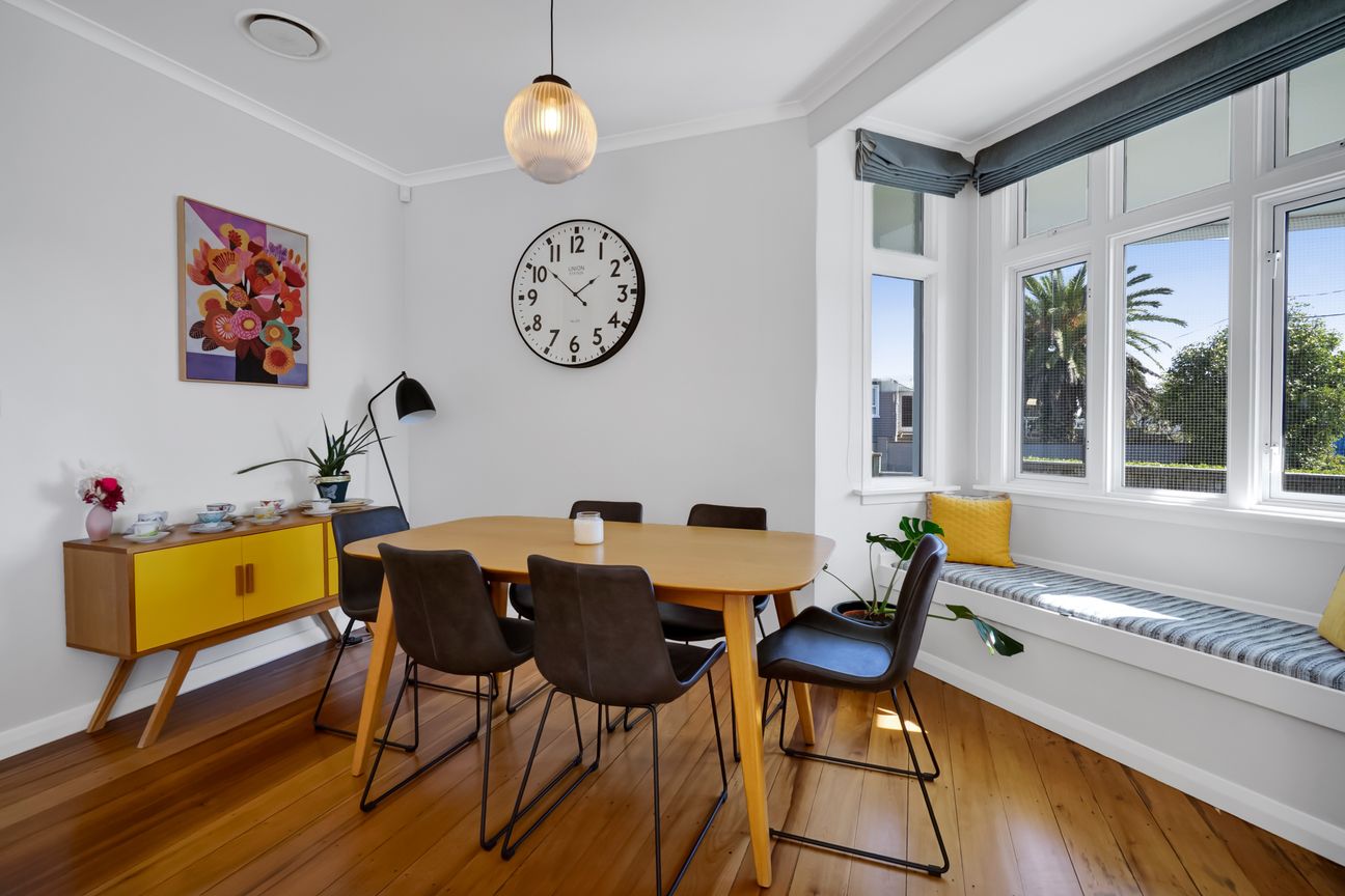 Modern Living with Timeless Villa Charm... – další