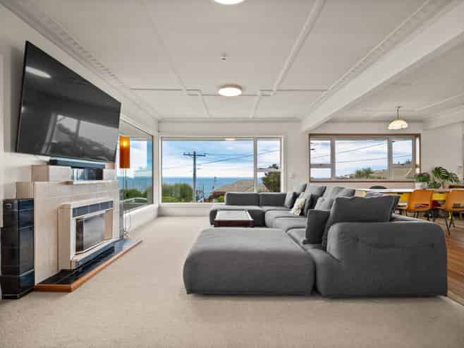 146 Easther Crescent, Kew