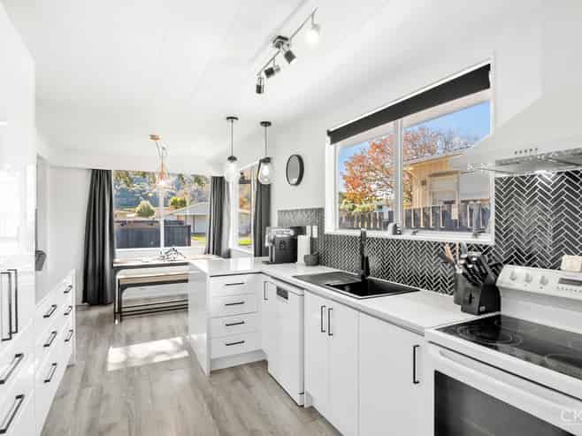 34 California Drive, Totara Park