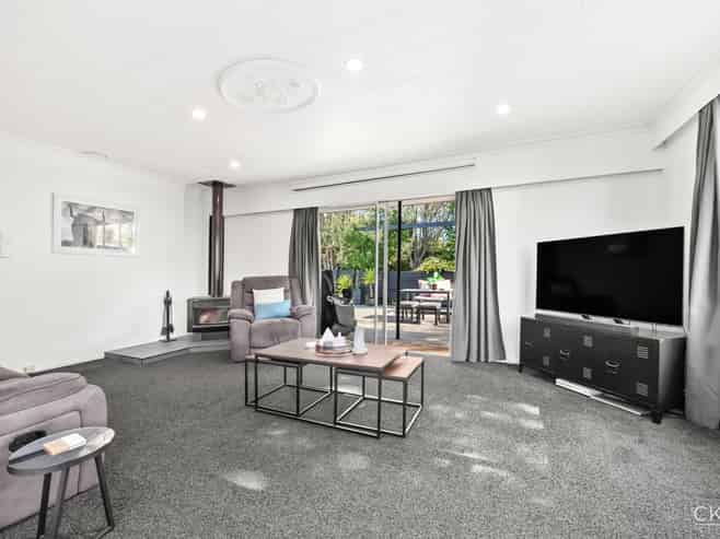 34 California Drive, Totara Park