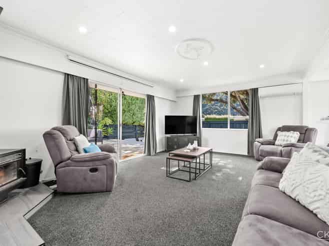 34 California Drive, Totara Park