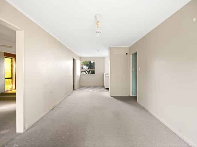 20 Splitt Avenue, Glenview