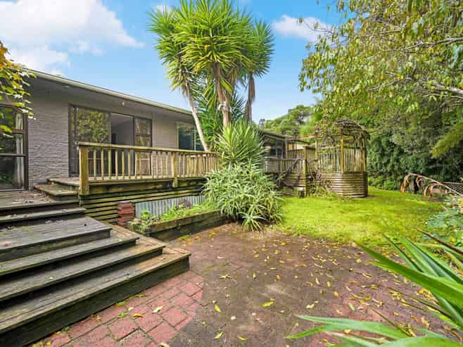 20 Splitt Avenue, Glenview