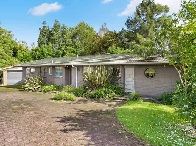 20 Splitt Avenue, Glenview