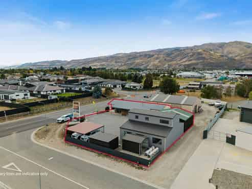 Prime Cromwell freehold - invest or occupy