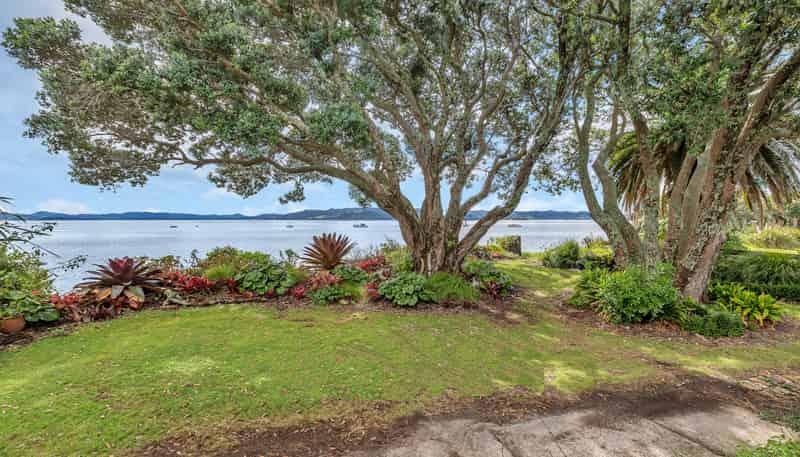 22 Karoro Road, One Tree Point