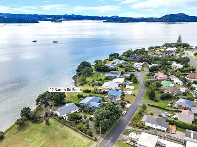 22 Karoro Road, One Tree Point