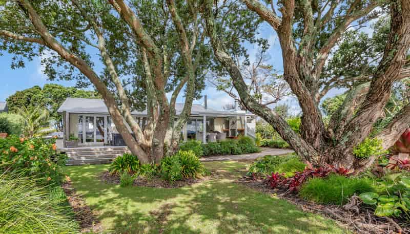 22 Karoro Road, One Tree Point