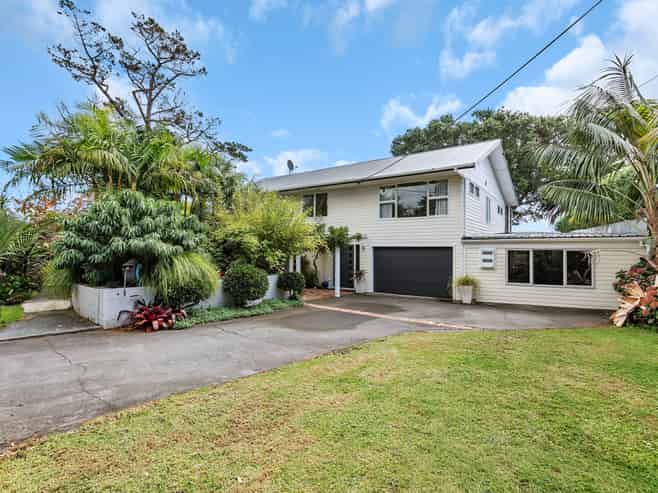 22 Karoro Road, One Tree Point