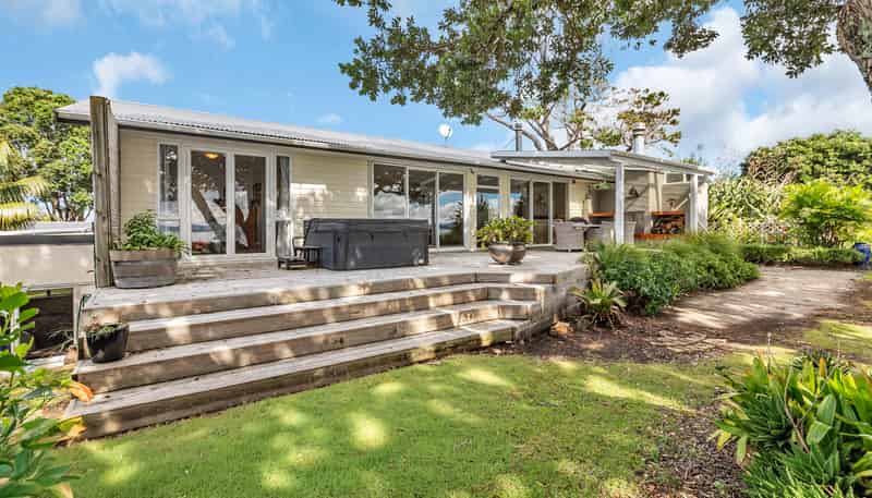 22 Karoro Road, One Tree Point
