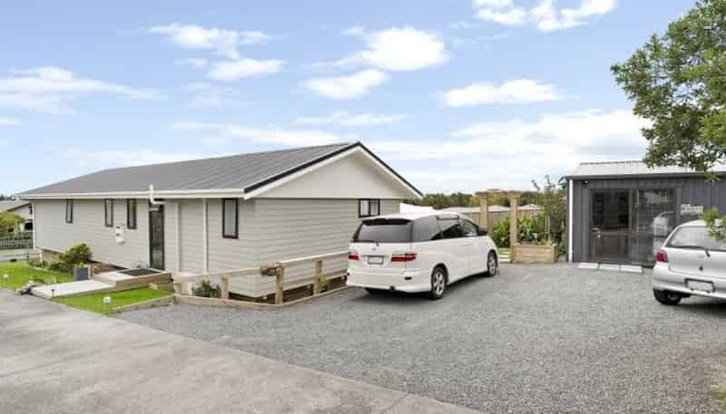 27 Matenga Street, Waikanae