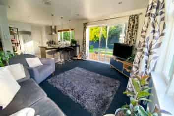 27 Bishopsworth St, Hillsborough