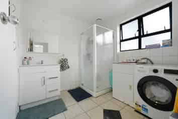 8 McLennan Road, Mount Wellington