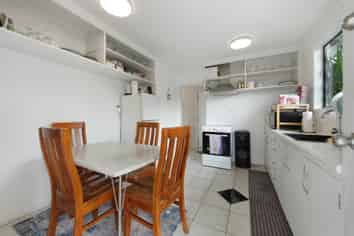 8 McLennan Road, Mount Wellington