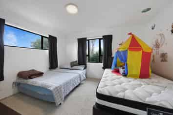 8 McLennan Road, Mount Wellington