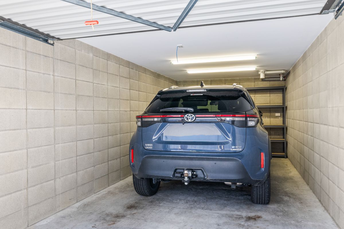 Peaceful Post-Quake Living + Oversized Garage – pohled 3