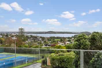 8/160 Kepa Road, Orakei