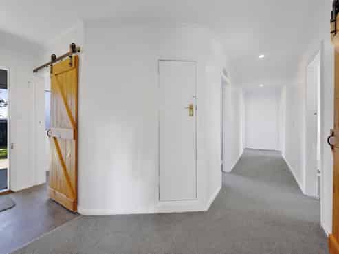 9 Standish Street, Midhirst