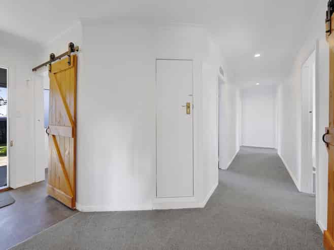 9 Standish Street, Midhirst