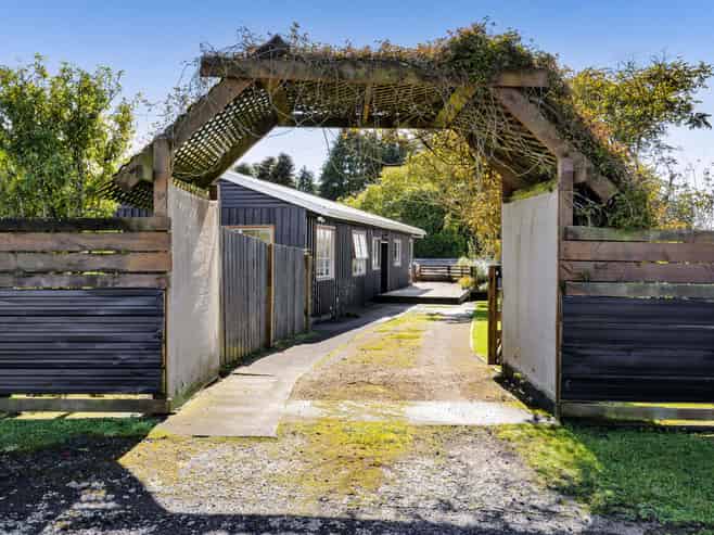 9 Standish Street, Midhirst