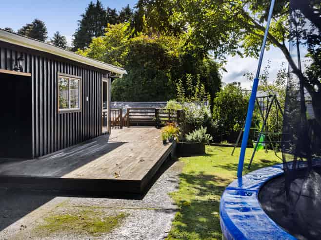 9 Standish Street, Midhirst