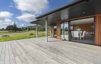 1356A South Road, Kaitake