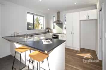 439 Bower Avenue, Parklands