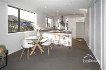 439 Bower Avenue, Parklands