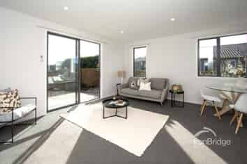 439 Bower Avenue, Parklands