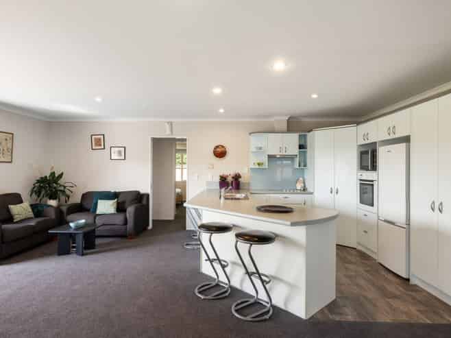 13 Rosewood Court, Huntington