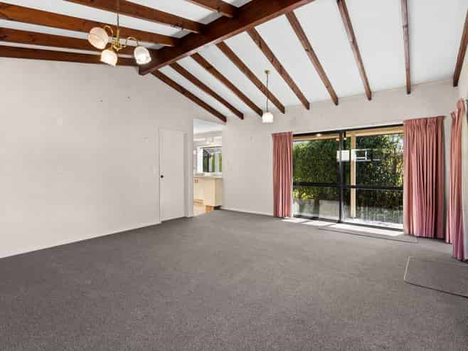 101 Mayfair Avenue, Mayfair