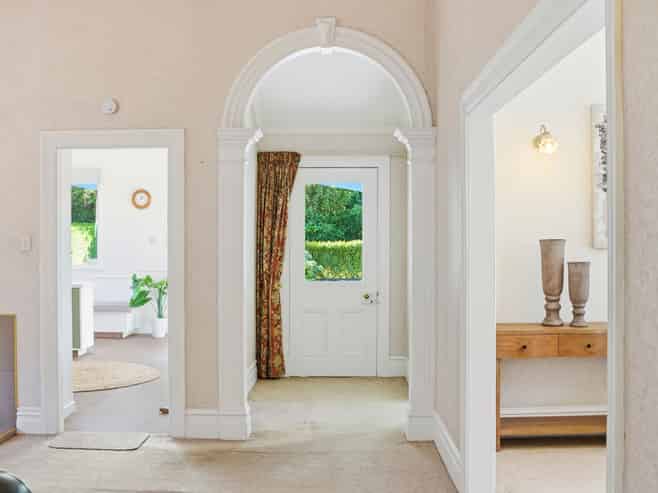 80 Great North Road, Saint Johns Hill