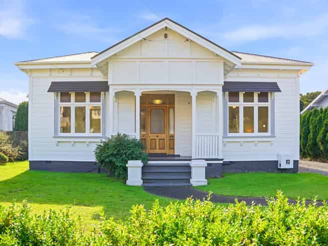 80 Great North Road, Saint Johns Hill