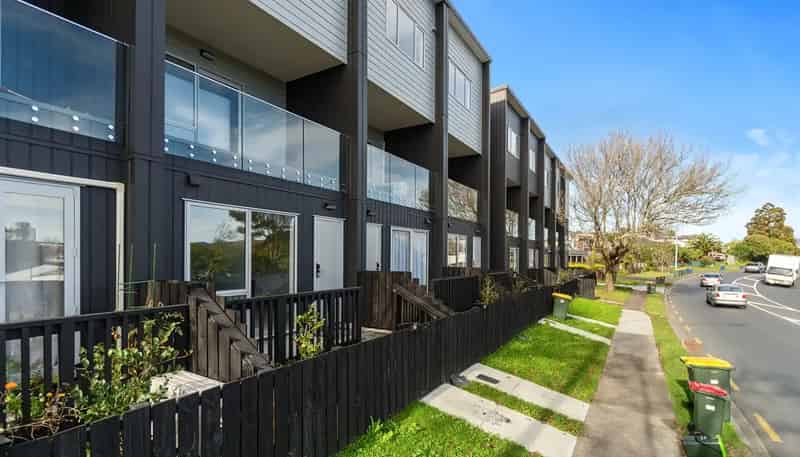 2/1 Matuhi Rise, Henderson