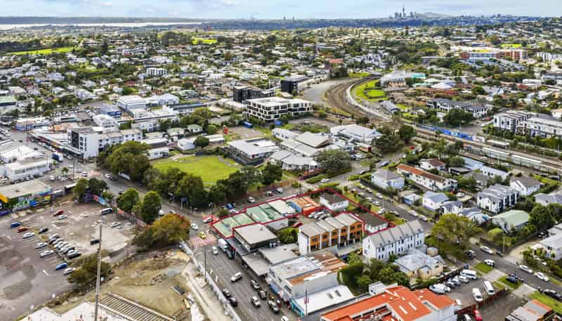 1-3 Crayford Street West, Avondale