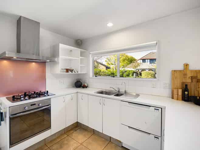 1 The Avenue, Harrowfield