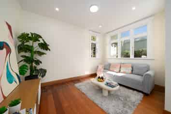 9 Wavell Street, Karori