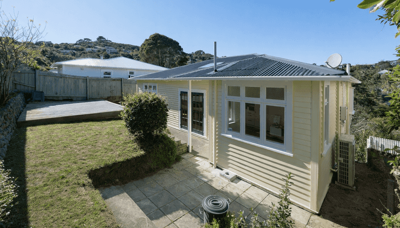 9 Wavell Street, Karori