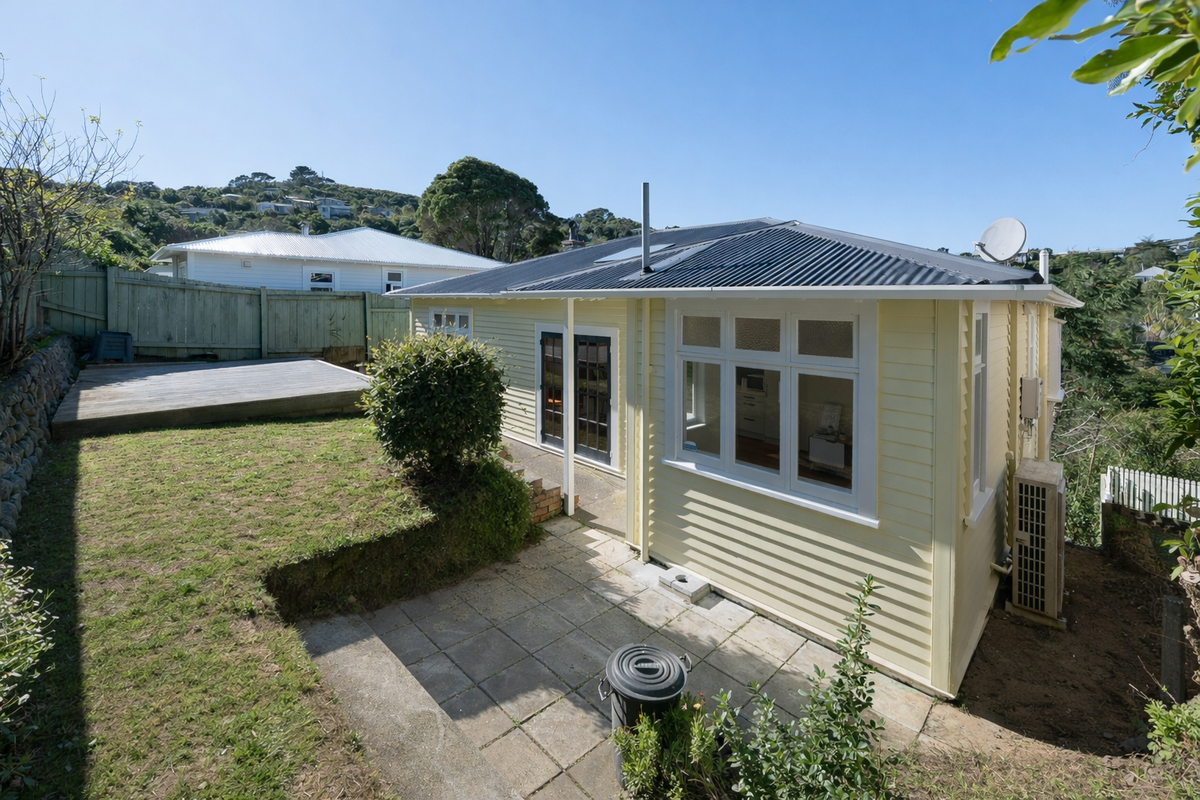 Sunny and Charming Family Home, Karori