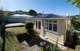 9 Wavell Street, Karori