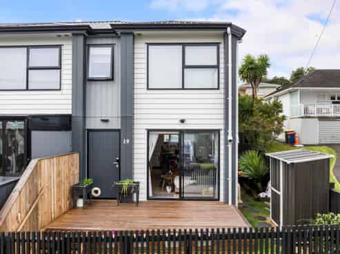 19 Elliott Avenue, Bayview