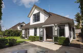 15B La Roche Place, Northcote