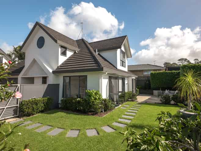15B La Roche Place, Northcote