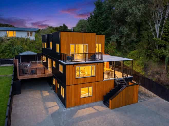 99 Kaikorai Valley Road, GLENROSS