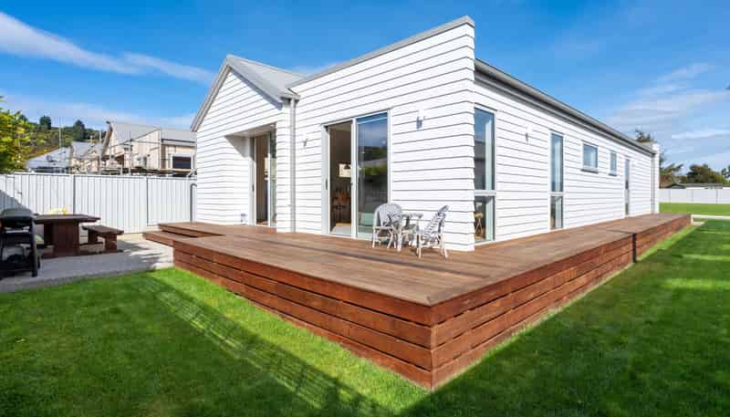 8  Stables Lane, MOSGIEL