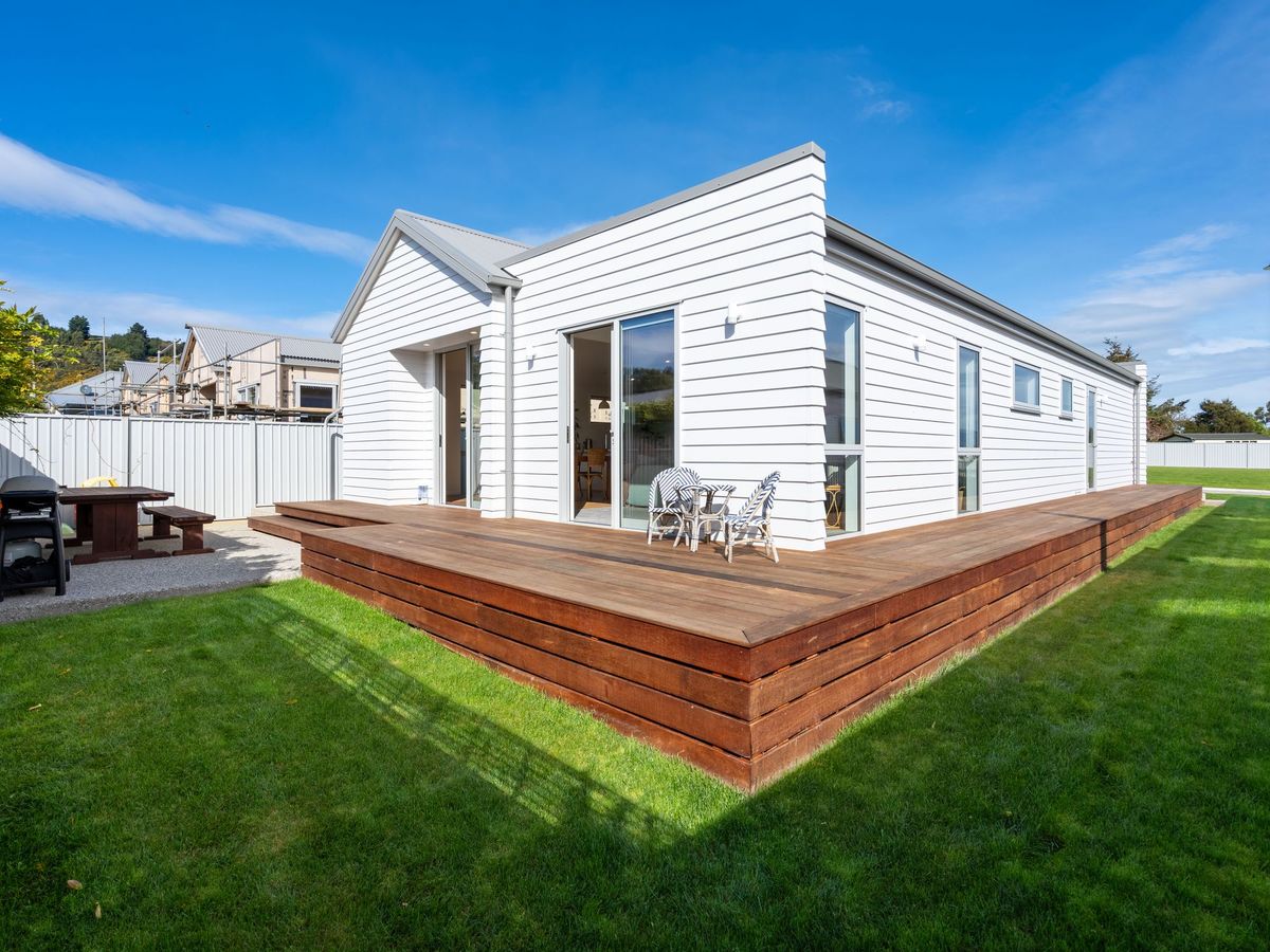 A Sophisticated Take on Easy Living, Mosgiel