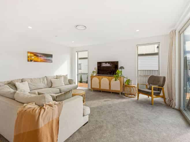 8  Stables Lane, MOSGIEL