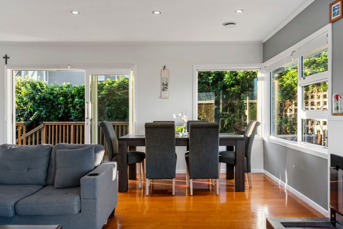 Sharply Priced at $995,000 – pohled 5