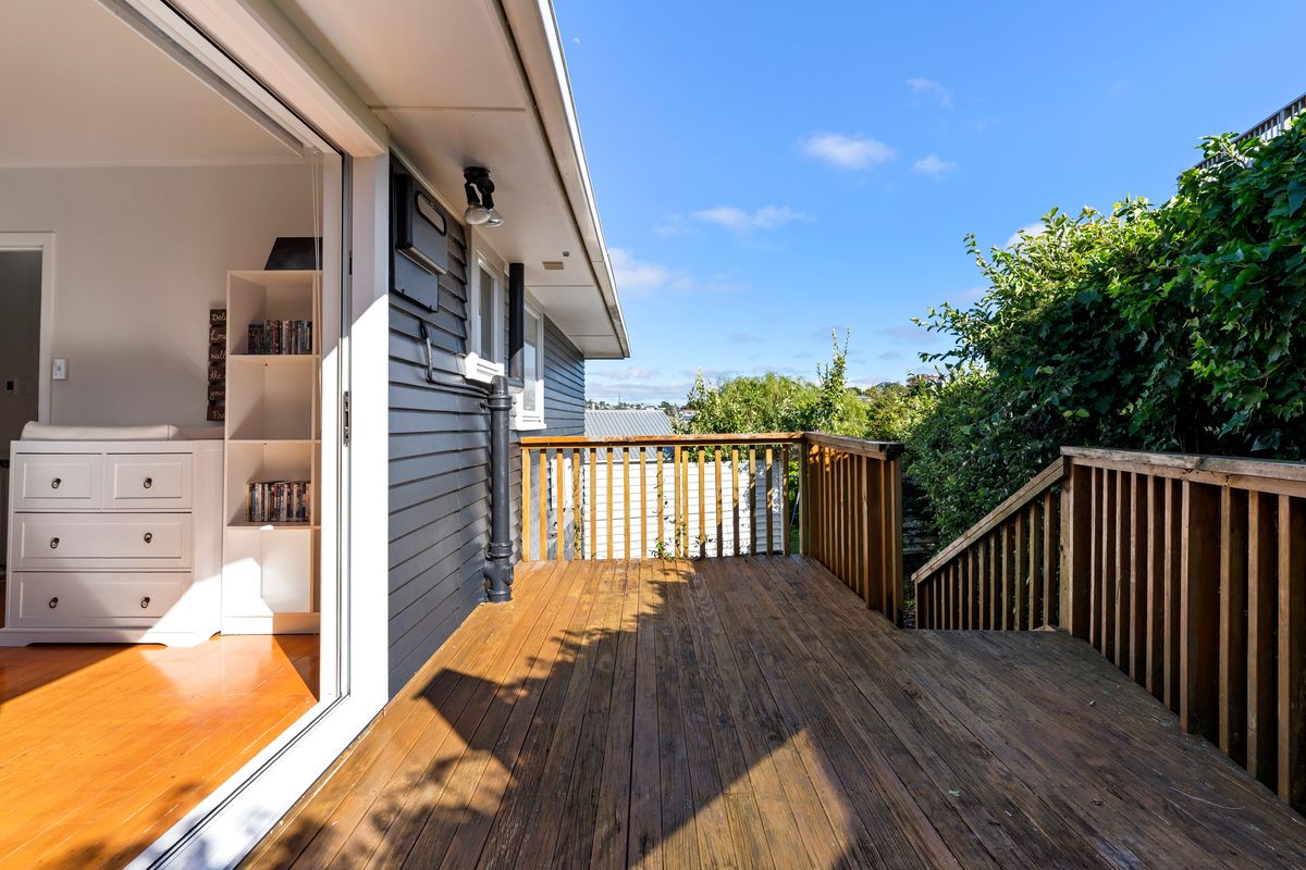 Sharply Priced at $995,000 – další