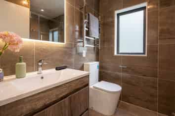 4/16 Reynella Drive, Massey